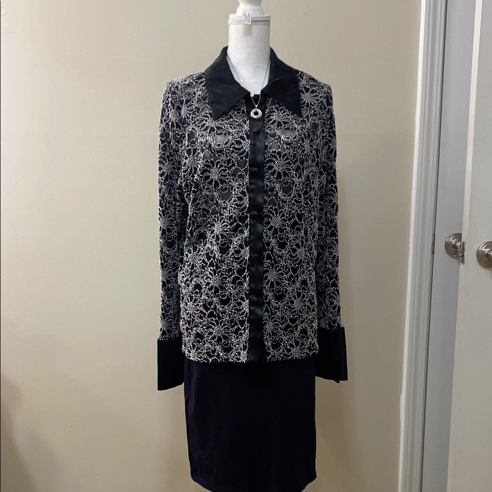 ElegantSET: Black and White Lace Blouse with Black Slimming Skirt